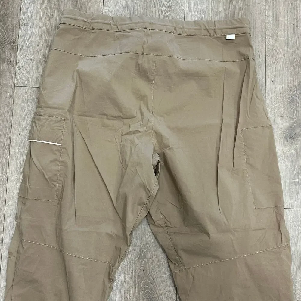 Nike Sportswear Essential Utility Pants Bottoms Size 38 B30